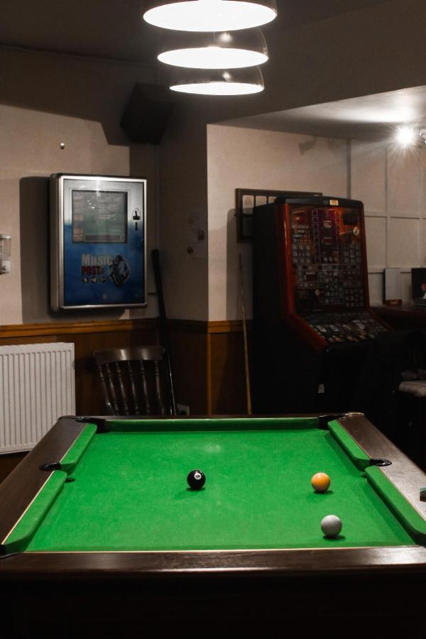 The Crown And Woolpack Hotel Long Sutton  Bagian luar foto