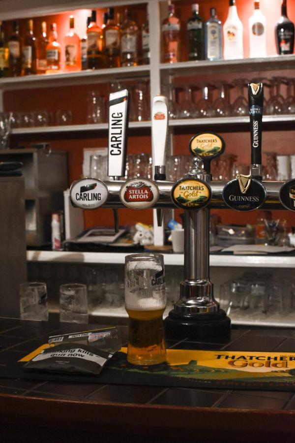 The Crown And Woolpack Hotel Long Sutton  Bagian luar foto